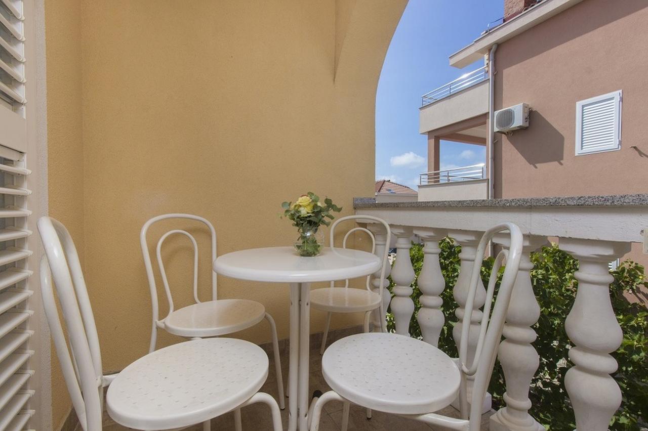 Apartments Dalibor Vodice Exterior foto